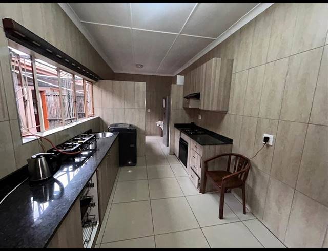 20 BEDROOM HOUSE FOR SALE IN VANDERBIJLPARK SE 7